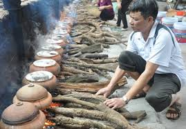 Cá phải được kho bằng niêu đất làm ở Nghệ An