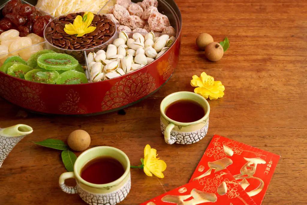 Nghệ thuật tiếp khách đầu năm